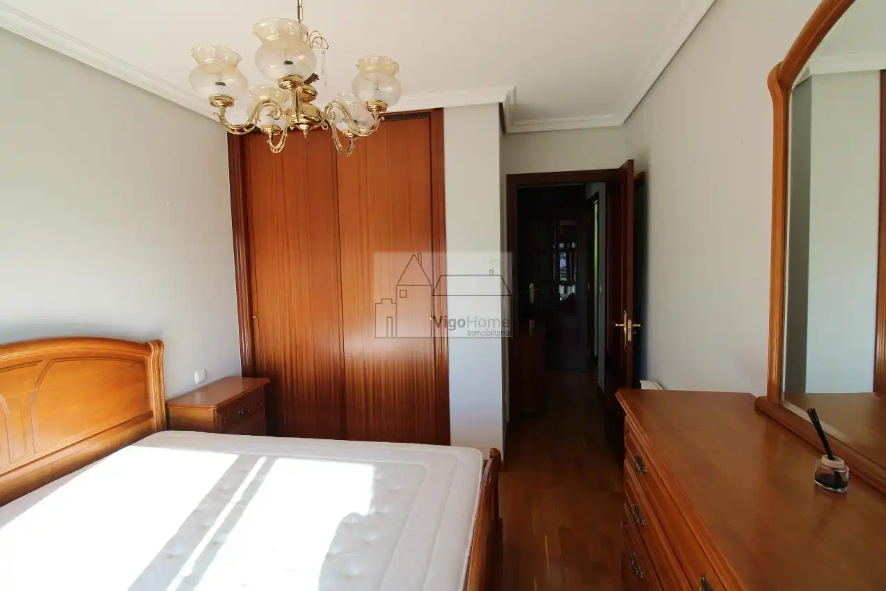 Bedroom of Flat for rent in Vigo   with Heating, Storage room and Furnished