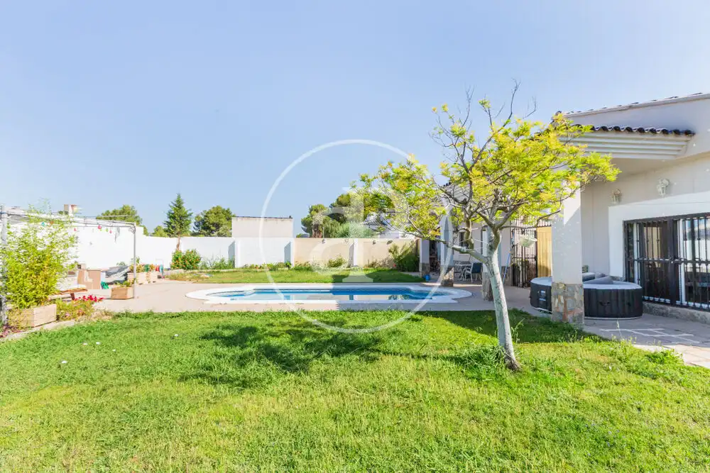Swimming pool of Houses for sale in Olocau  with Air Conditioner, Heating and Private garden
