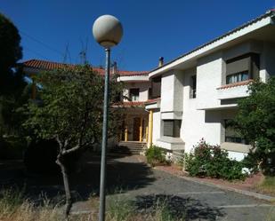 Vista exterior de Casa adosada en venda en Villaviciosa de Odón