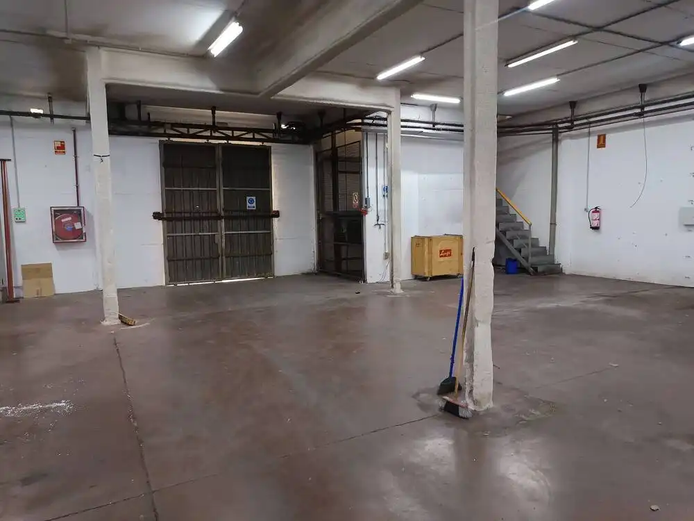 Fabrikhallen zur Miete in Lliçà de Vall