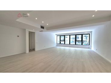 Piso con ascensor en venta en Carrer del Comte d'Urgell 56