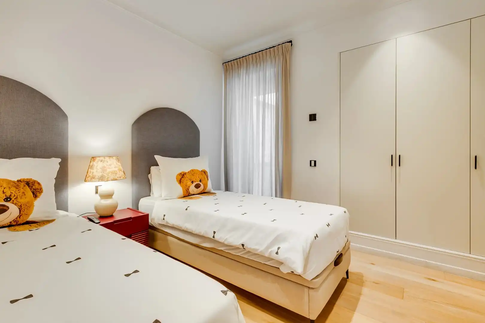 Bedroom of Flat for rent in Madrid  with Air Conditioner, Heating and Storage room