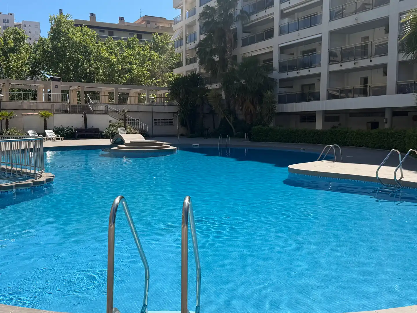 Piscina de Pis en venda en Salou amb Aire condicionat, Calefacció i Terrassa