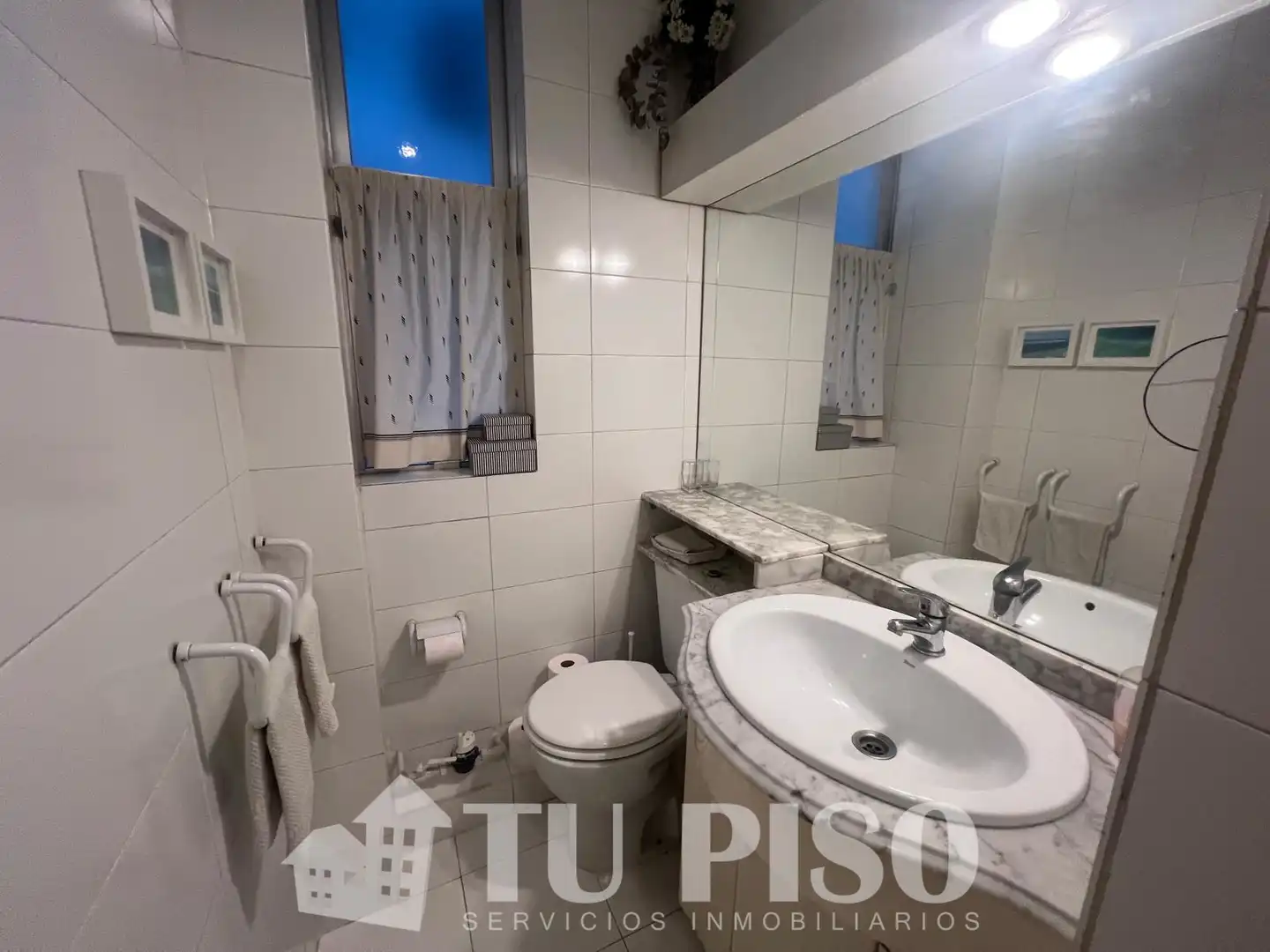 Bathroom of Flat for sale in Madrid  with Air Conditioner, Heating and Furnished