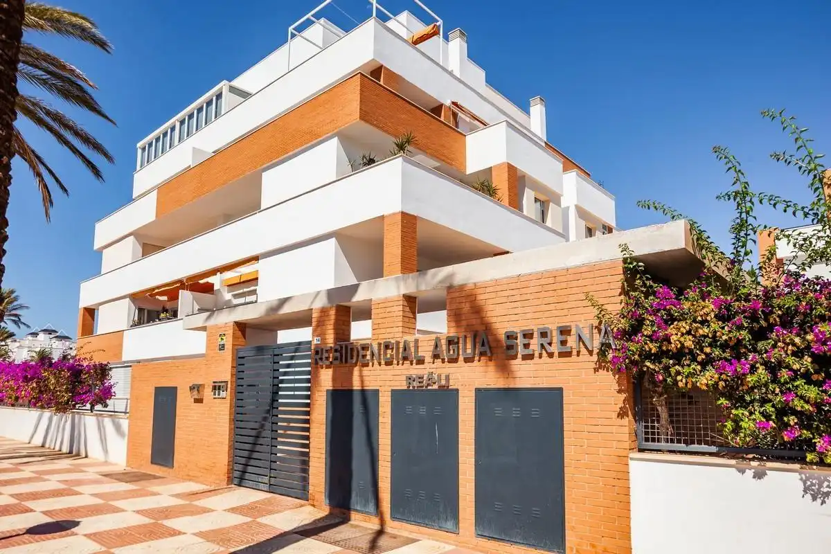 Exterior view of Attic for sale in Roquetas de Mar  with Air Conditioner, Private garden and Terrace