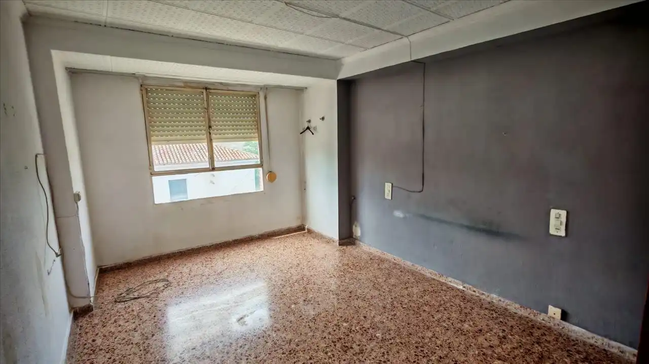 Schlafzimmer von Wohnungen zum Verkauf in Canals mit Balkon