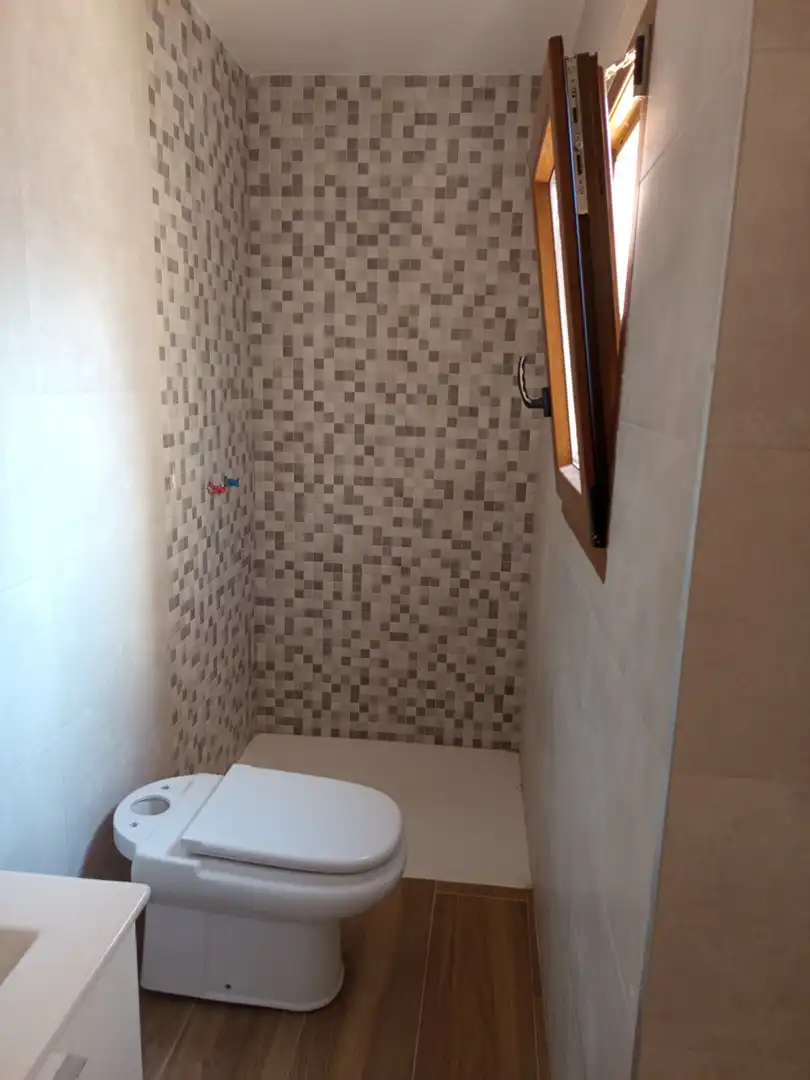 Baño de Ático en venta en Valladolid con Calefacción, Terraza y Trastero