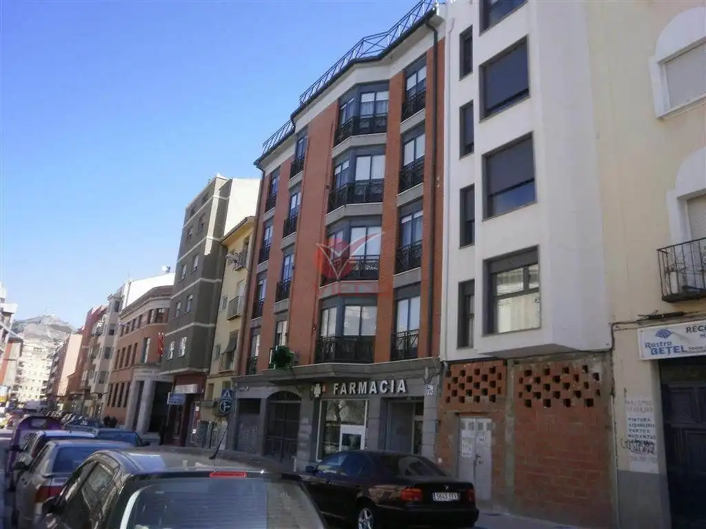 Vista exterior de Pis de lloguer en Cuenca amb Calefacció i Moblat
