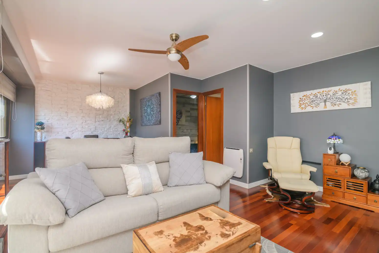 Wohnzimmer von Wohnung zum Verkauf in Barcelona mit Heizung, Parkett und Balkon