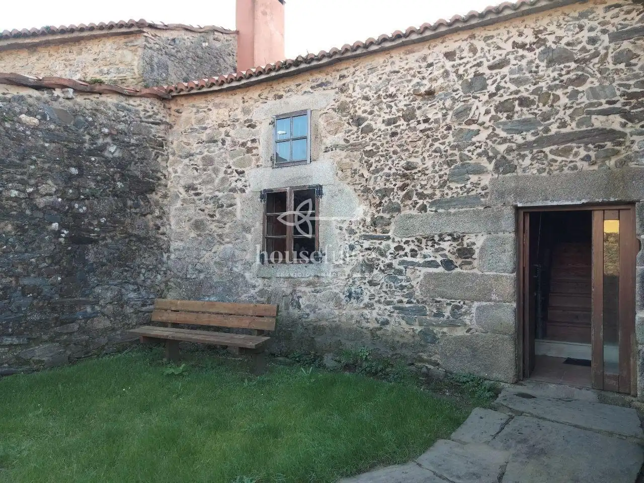 Vista exterior de Finca rústica en venda en Ferrol amb Calefacció i Jardí privat