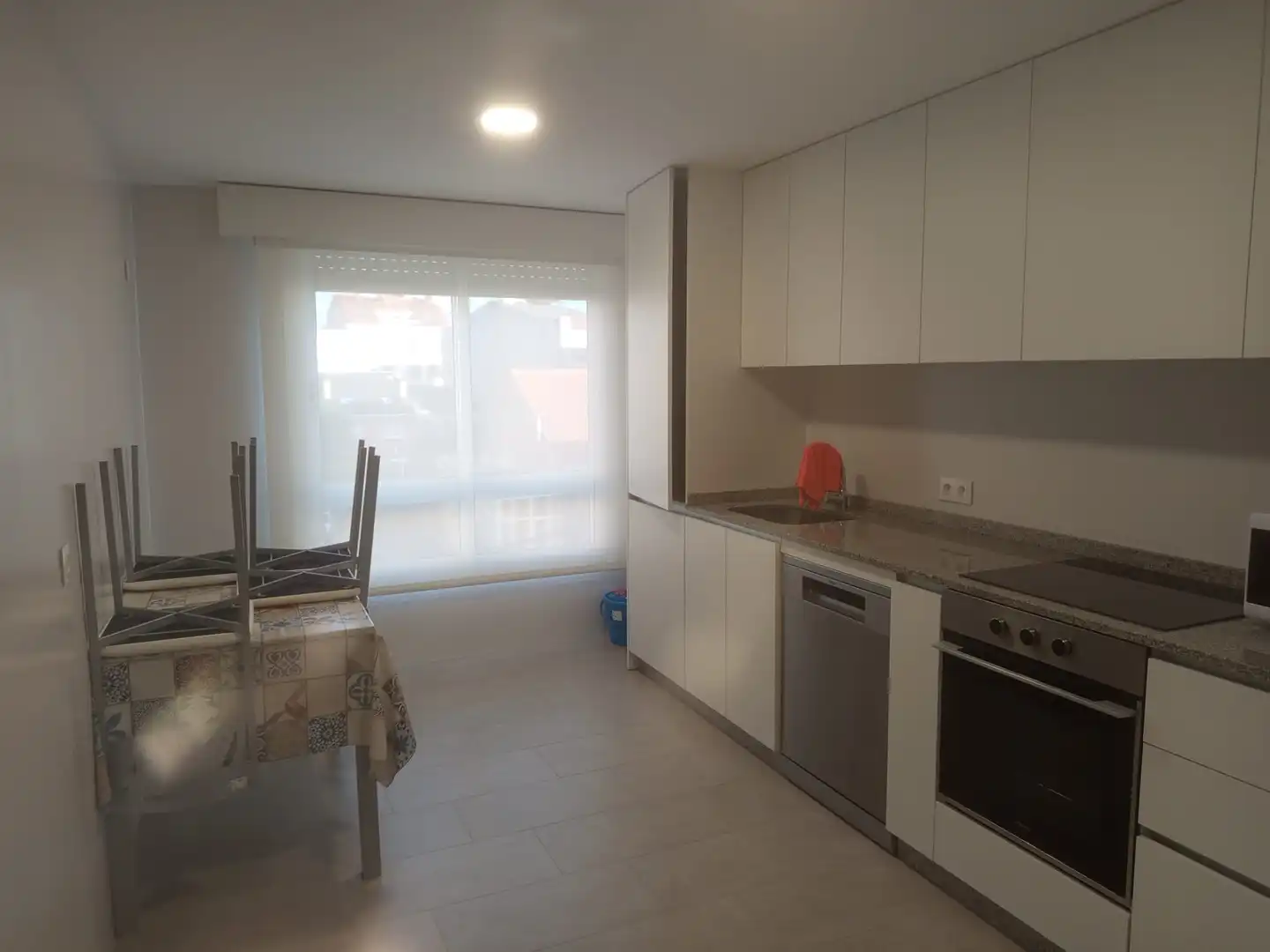 Cuina de Pis de lloguer en Carballo amb Moblat, Forn i Rentadora