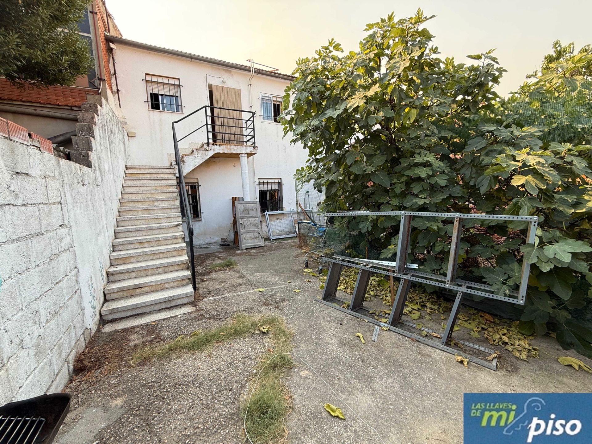 Vista exterior de Casa o xalet en venda en Arroyo de la Encomienda amb Calefacció, Jardí privat i Terrassa