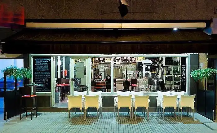 Locale commerciale in cessione a Cuatro Caminos - Plaza de la Cubela, imagen 3