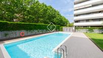 Piscina de Pis en venda en Sant Cugat del Vallès amb Aire condicionat, Calefacció i Terrassa