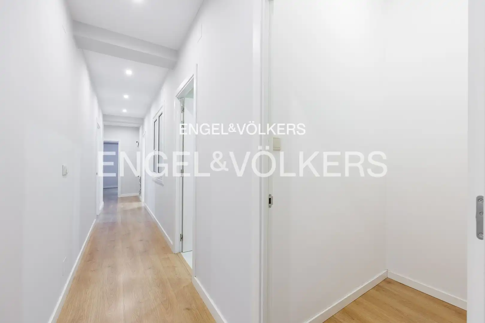 Piso en venta en Vigo  con Calefacción, Terraza y Balcón
