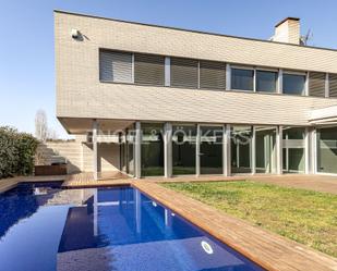 Exterior view of House or chalet to rent in Sant Cugat del Vallès  with Air Conditioner, Heating and Private garden