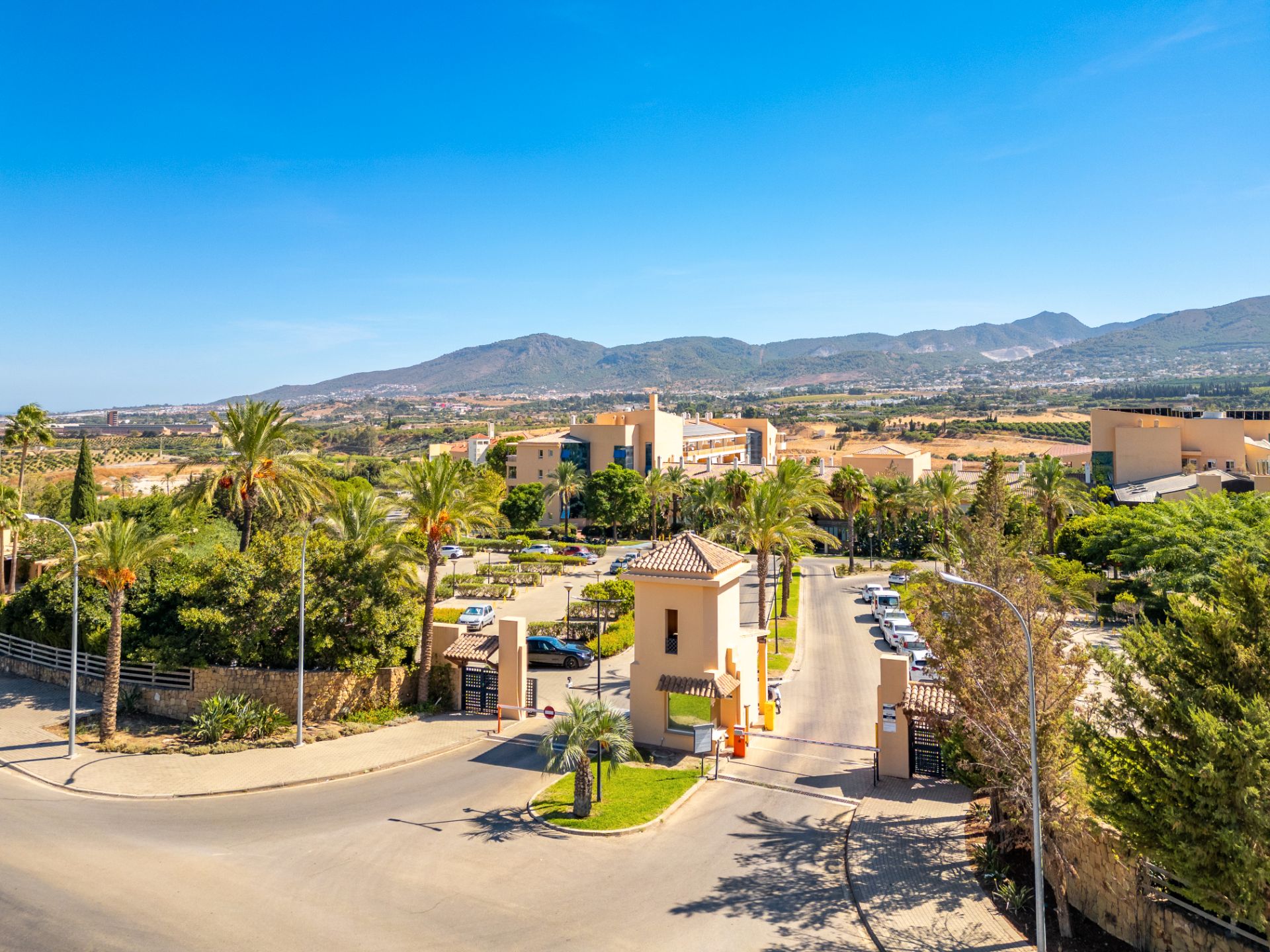 Vista exterior de Piso en venta en Alhaurín de la Torre con Aire acondicionado, Calefacción y Terraza