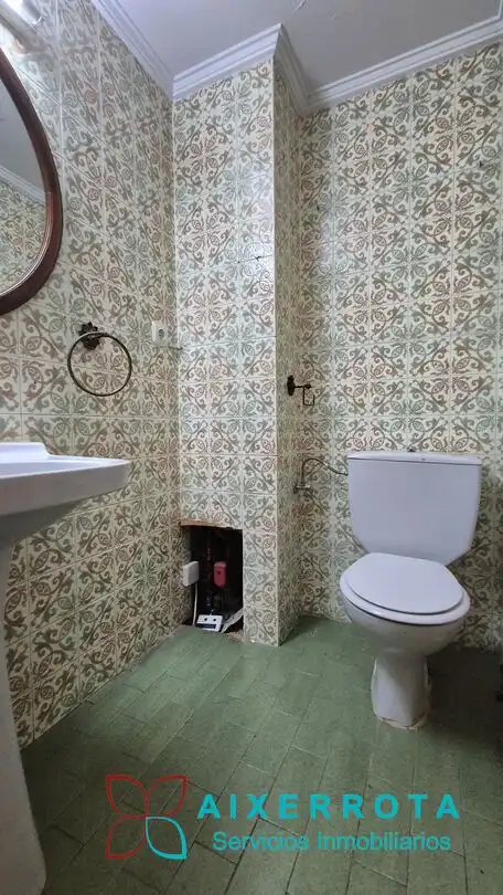 Baño de Apartamento en venta en Getxo  con Calefacción, Terraza y Balcón