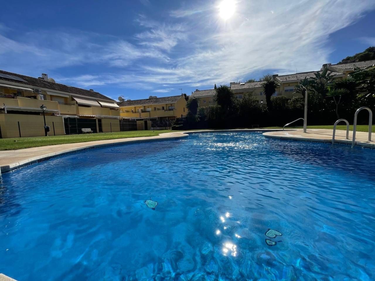 Swimming pool of Single-family semi-detached for sale in Estepona  with Terrace and Community pool