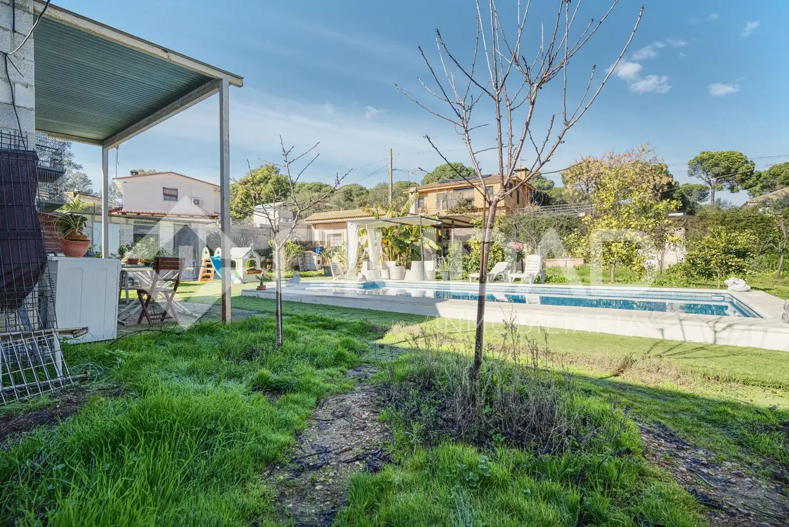 Haus oder Chalet zum Verkauf in La Puebla del Río mit Klimaanlage, Privatgarten und Terrasse