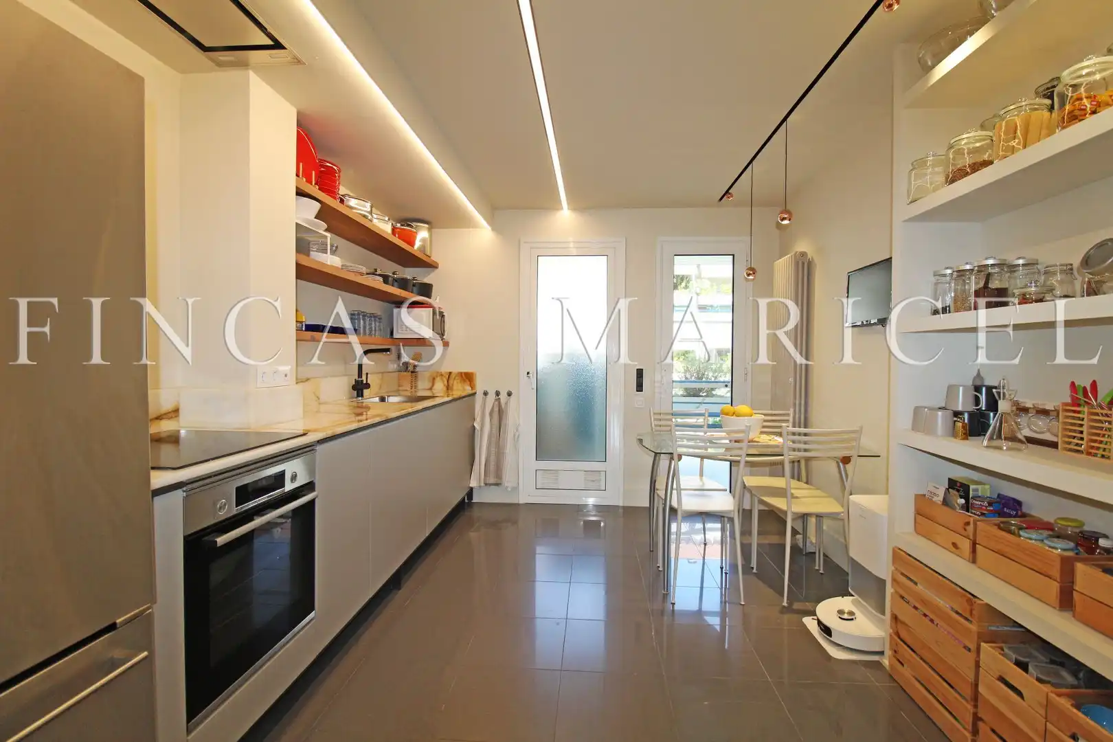 Kitchen of Flat for sale in Sitges  with Air Conditioner, Heating and Storage room