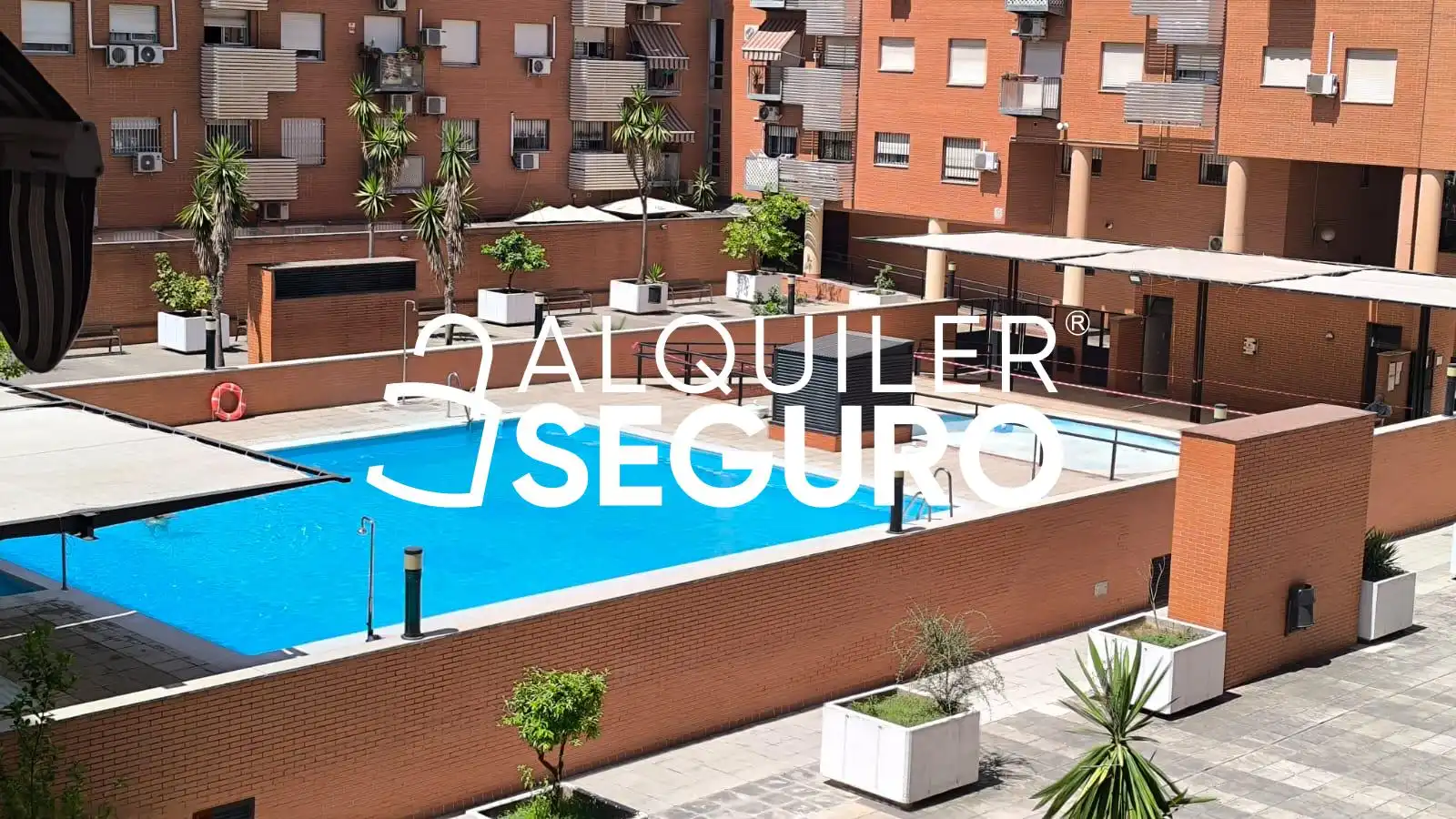 Swimming pool of Flat for rent in Sevilla  with Air Conditioner and Furnished