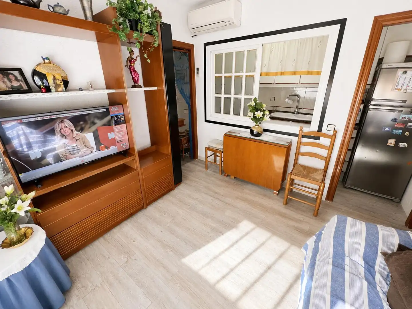 Living room of Flat for sale in El Masnou  with Air Conditioner, Storage room and Oven