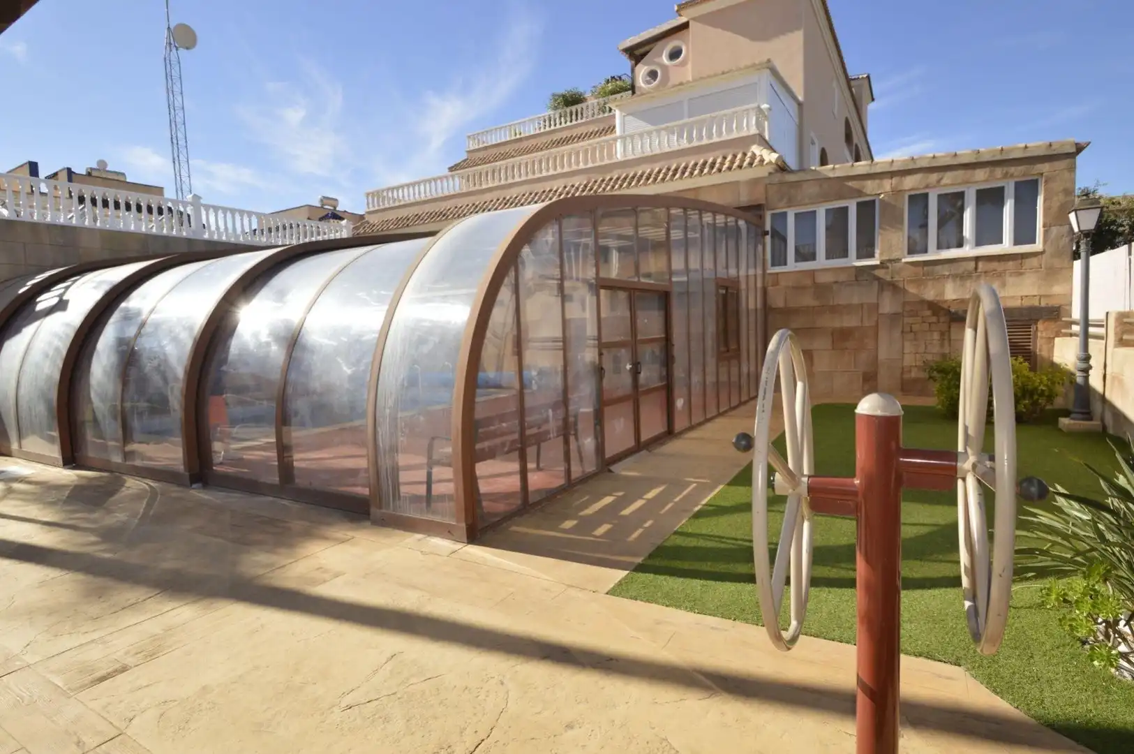 Vista exterior de Apartament en venda en Orihuela amb Aire condicionat, Jardí privat i Terrassa