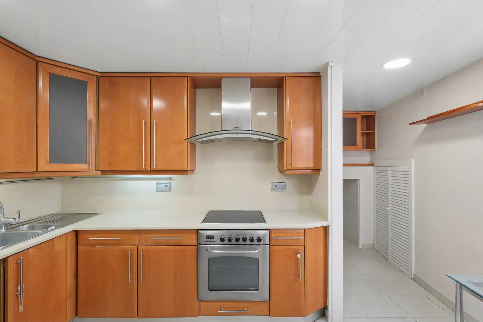 Cuina de Casa o xalet en venda en Barcelona amb Aire condicionat, Calefacció i Terrassa