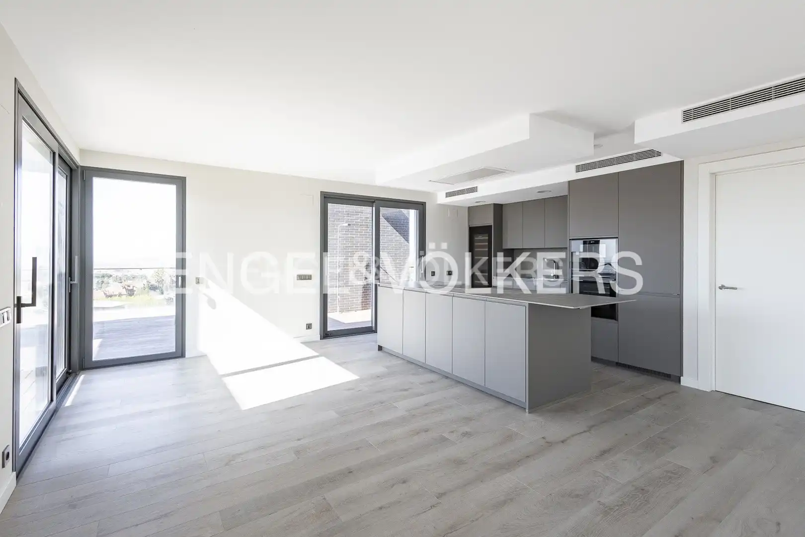 Sala de estar de Ático en venta en Esplugues de Llobregat con Aire acondicionado, Calefacción y Terraza