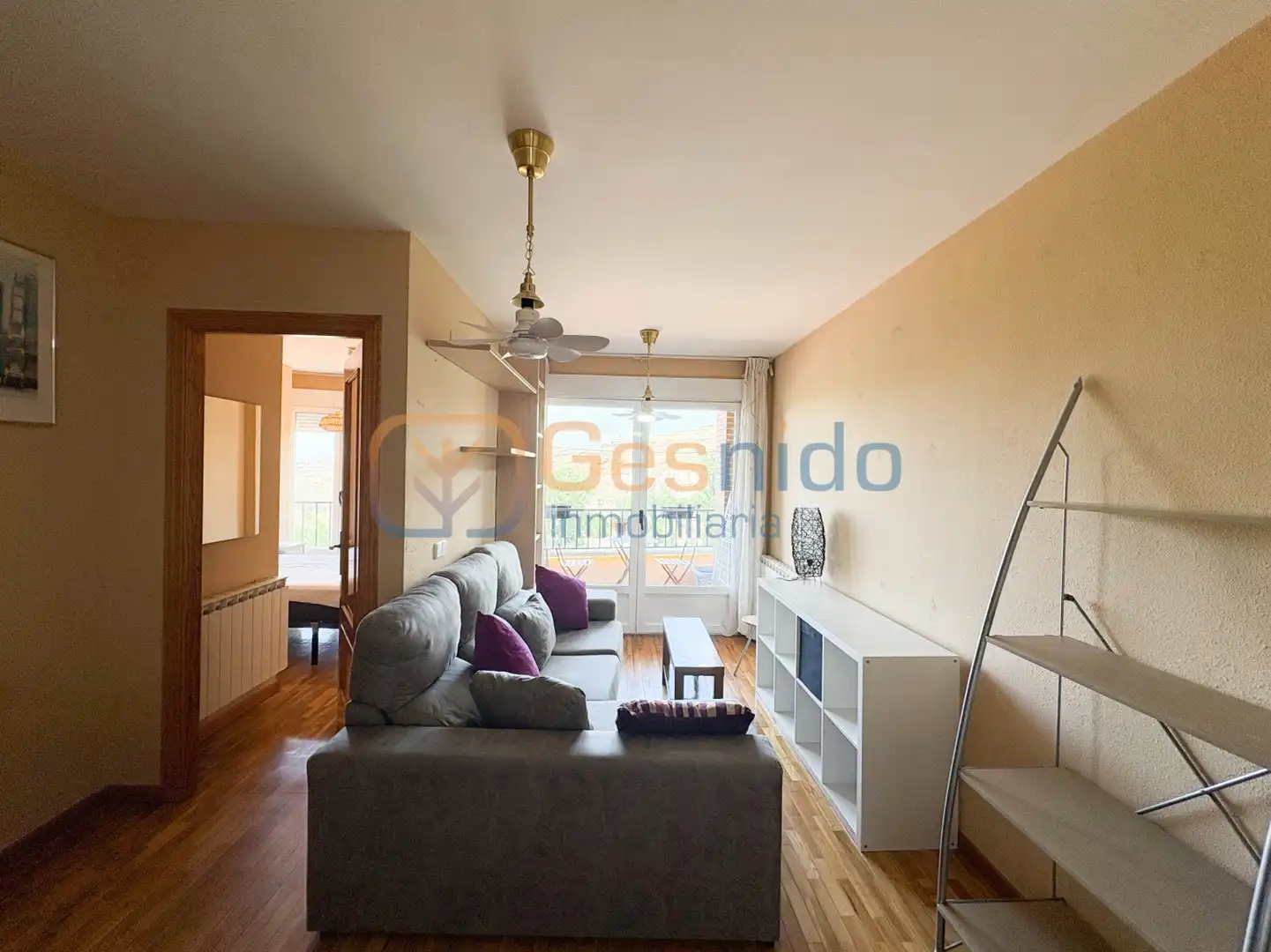 Sala de estar de Piso de alquiler en Segovia con Calefacción, Parquet y Terraza