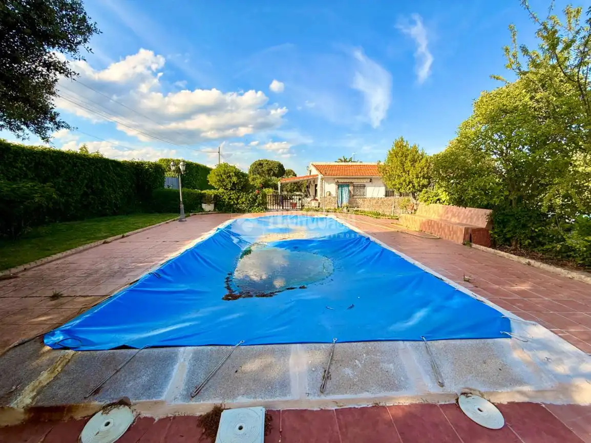 Piscina de Casa o chalet en venta en Serracines con Calefacción, Jardín privado y Terraza