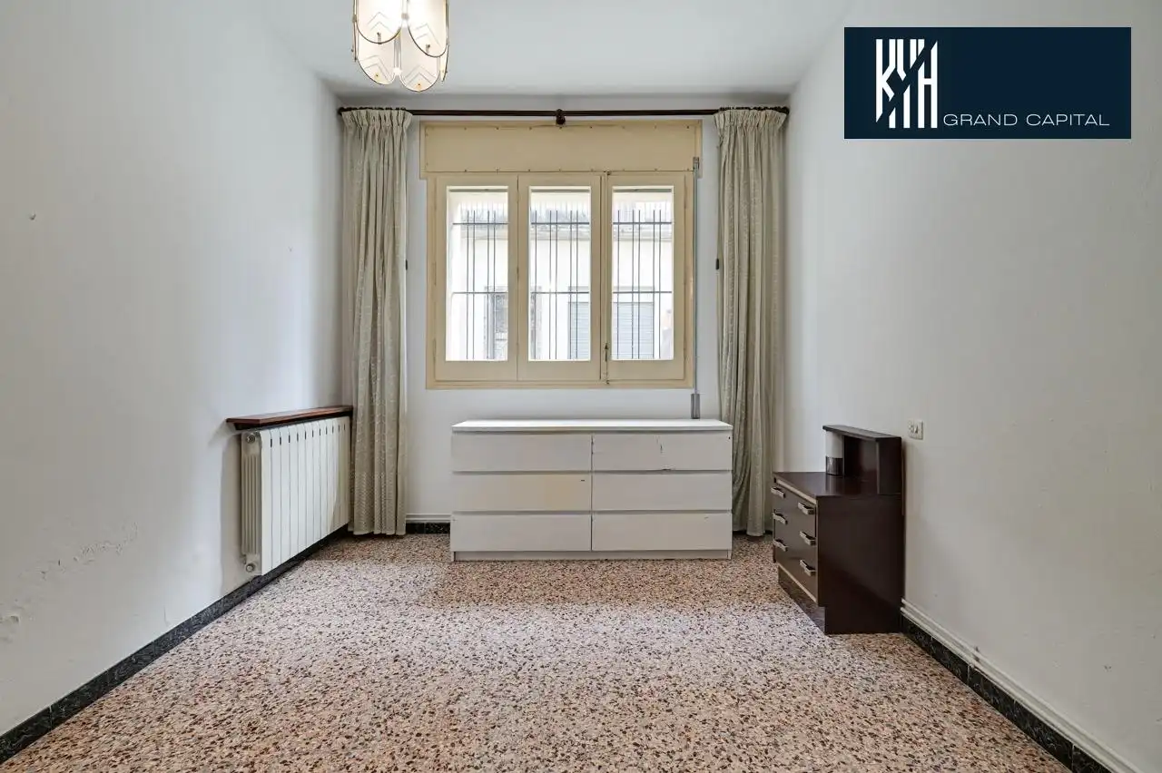 Schlafzimmer von Erdgeschoss zum Verkauf in Salt mit Heizung und Abstellraum