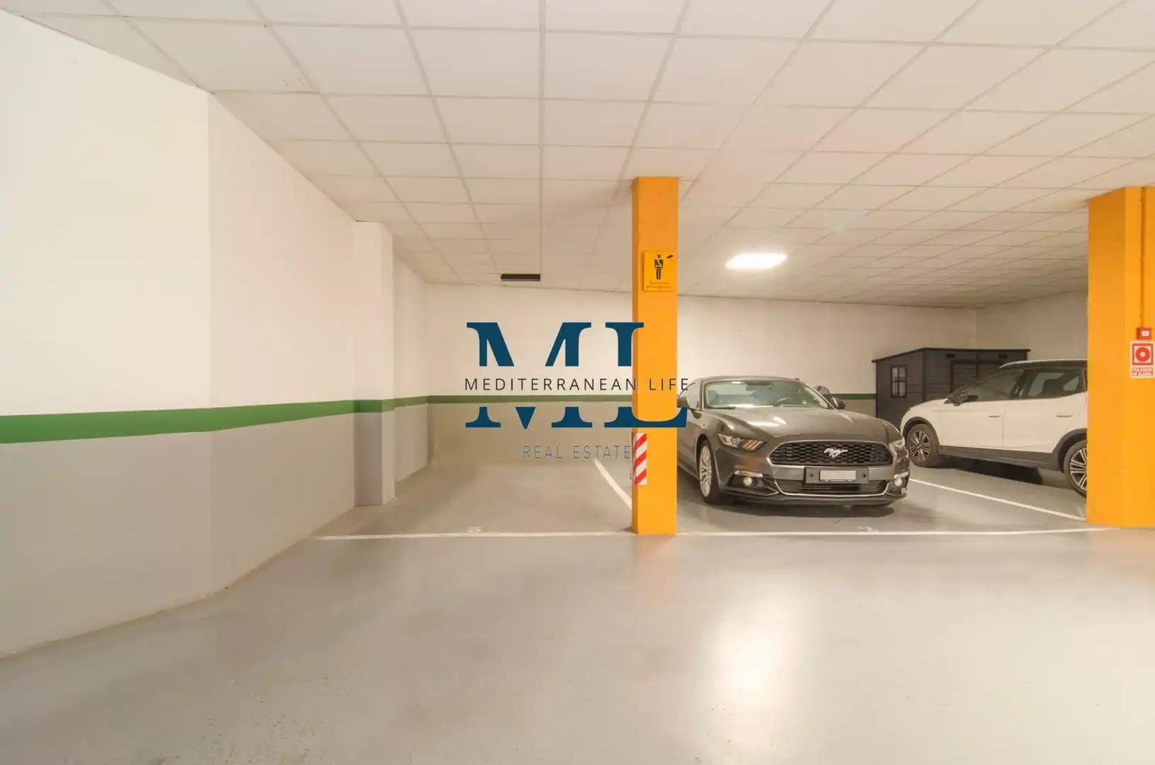 Parking de Dúplex en venta en Sant Pere de Ribes con Calefacción, Jardín privado y Piscina