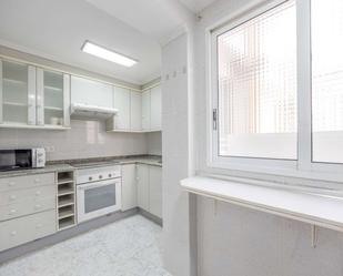 Kitchen of Apartment to share in  Valencia Capital  with Air Conditioner and Terrace