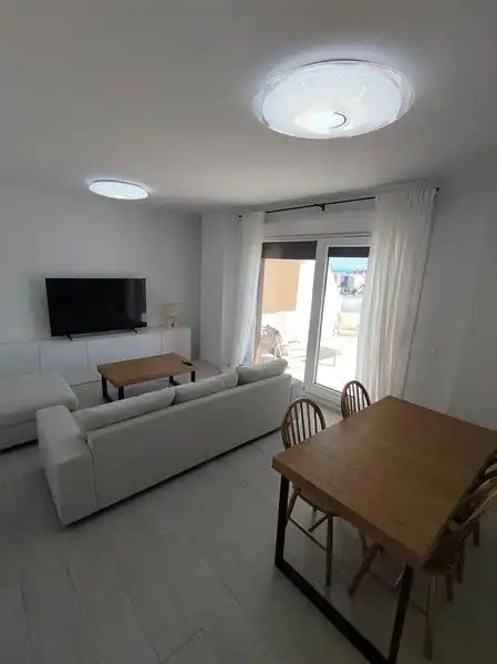 Sala de estar de Ático de alquiler en Estepona con Aire acondicionado, Calefacción y Jardín privado