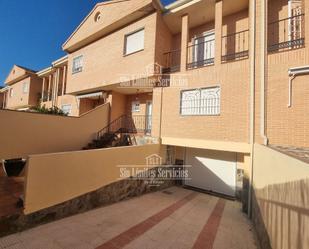 Vista exterior de Casa adosada de lloguer en Torrejón de la Calzada amb Calefacció i Jardí privat