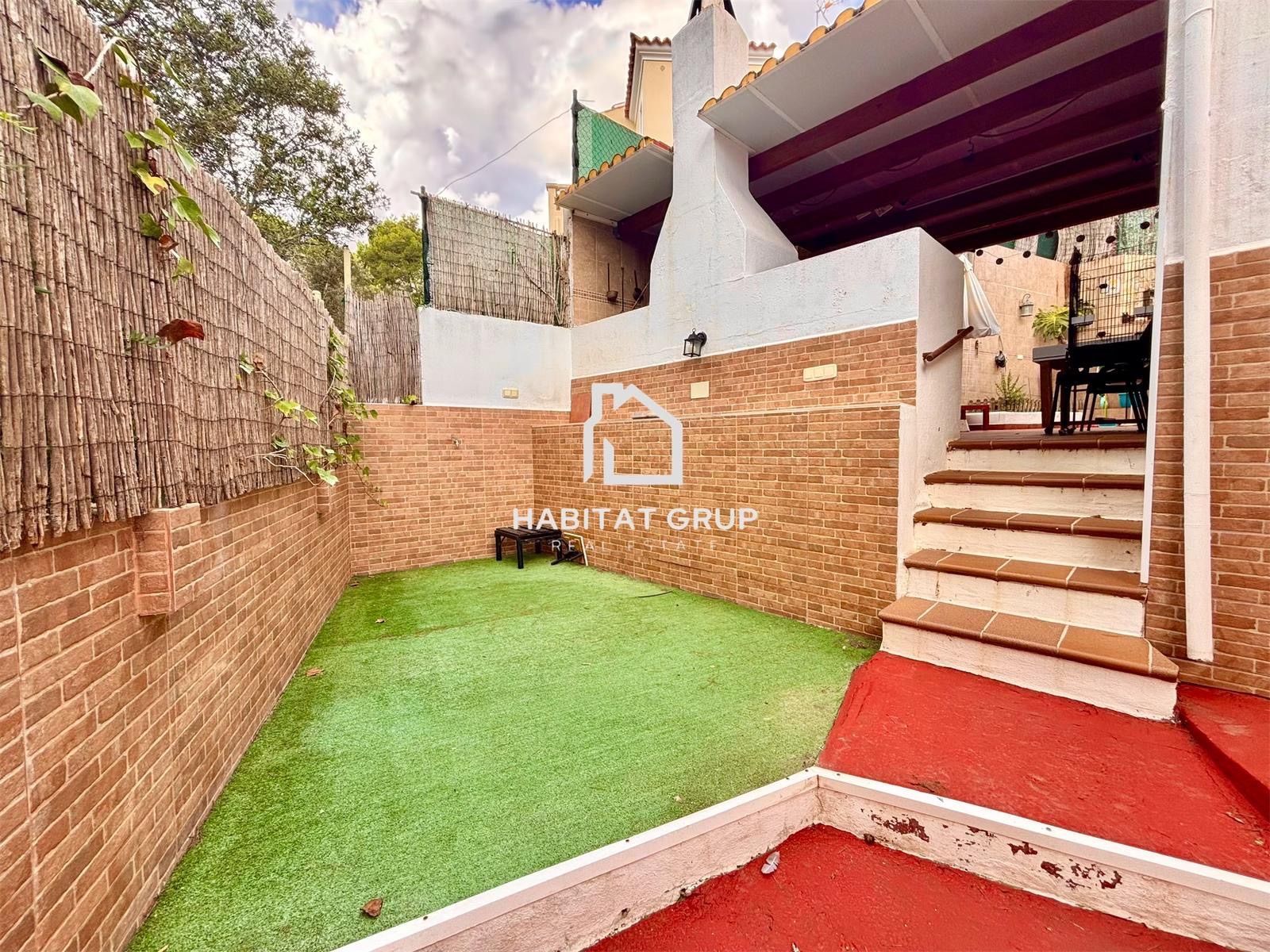 Vista exterior de Dúplex en venda en Ciutadella de Menorca amb Aire condicionat, Calefacció i Jardí privat
