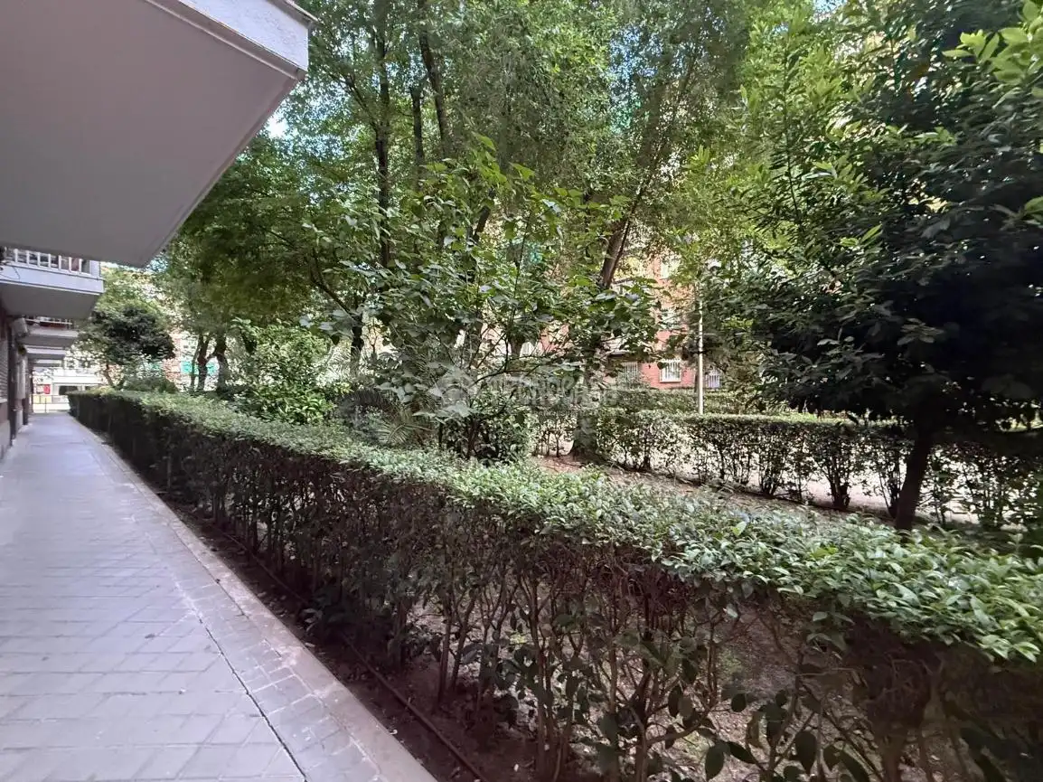 Vista exterior de Piso en venta en Madrid