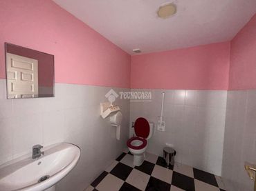 Local comercial en venta en Mengíbar