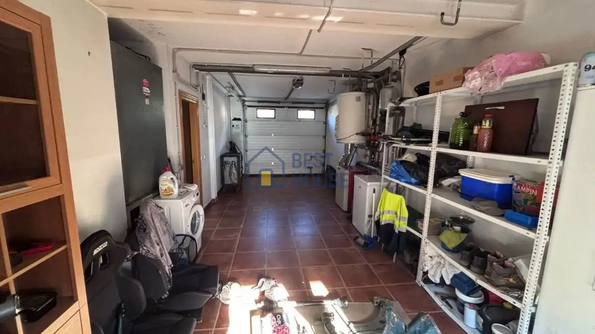 Casa adosada en venda en Sariegos amb Calefacció, Parquet i Terrassa