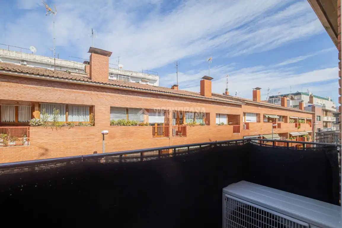 Casa adosada en venda a Sota el Cami Ral