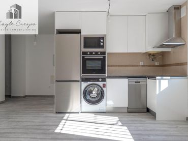 Bajo con ascensor en venta en Calle EVA YERBABUENA