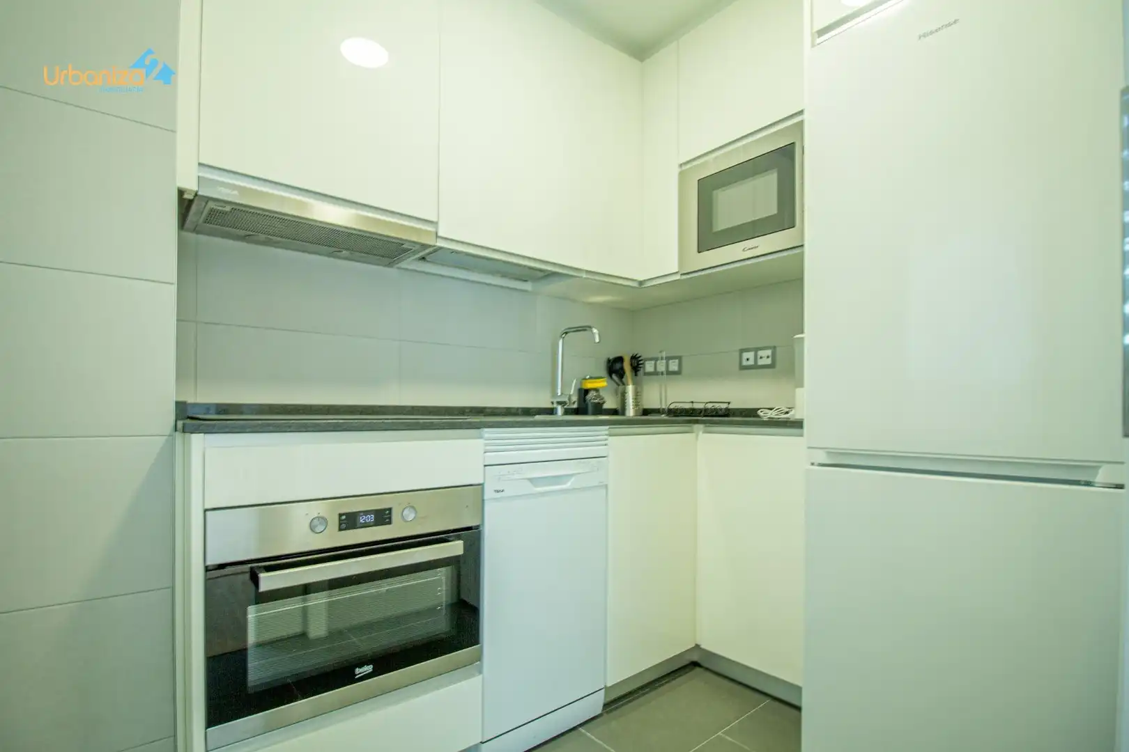 Cuina de Apartament de lloguer en Badajoz amb Calefacció, Moblat i Balcó