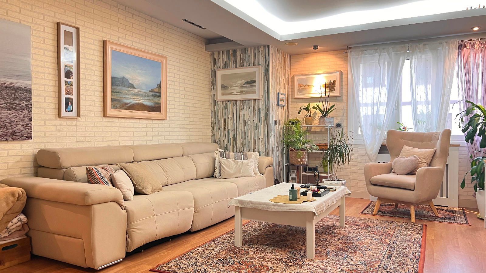 Living room of Flat for sale in Lasarte-Oria  with Heating, Parquet flooring and Terrace