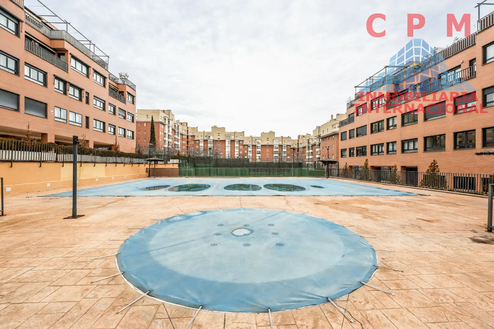 Piscina de Dúplex de alquiler en Madrid con Aire acondicionado, Calefacción y Parquet