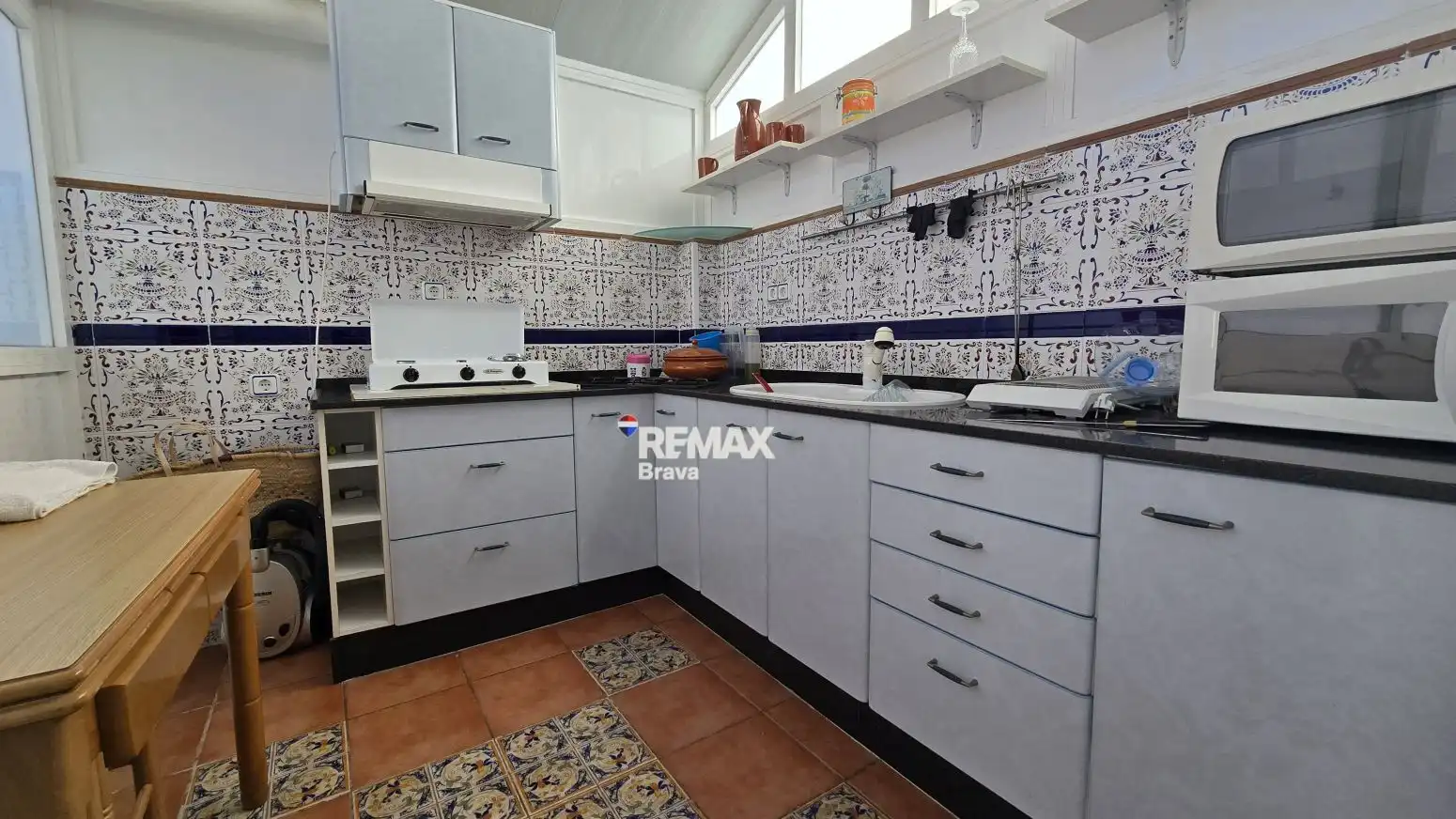 Cuina de Casa o xalet en venda en Pineda de Mar amb Aire condicionat, Calefacció i Terrassa