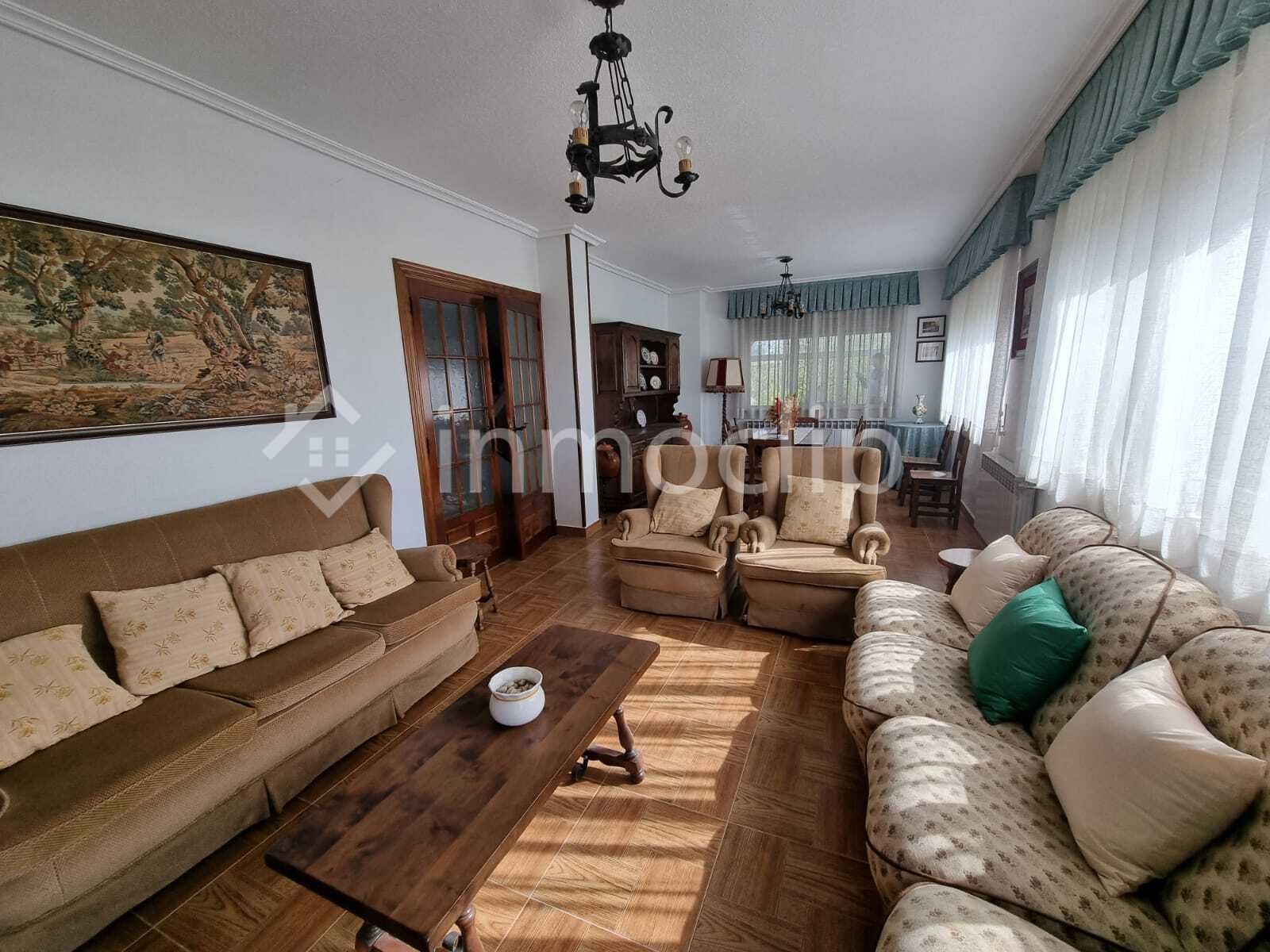 Sala de estar de Casa o chalet en venta en Pelabravo con Calefacción, Jardín privado y Piscina