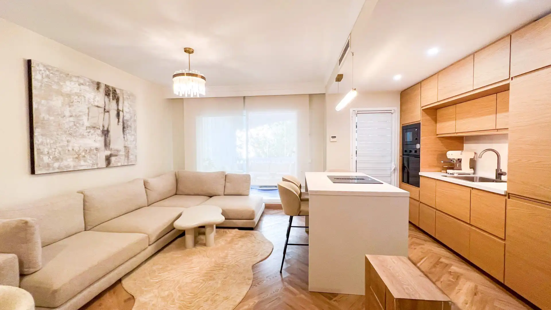 Sala d'estar de Apartament en venda en Marbella amb Terrassa i Piscina comunitària