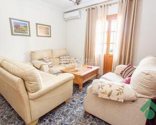 Living room of House or chalet for sale in Algeciras  with Air Conditioner, Terrace and Furnished